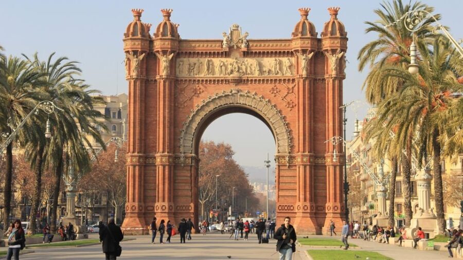 Best of Barcelona: Private Walking Tour with a Local - A Closer Look at the Itinerary
