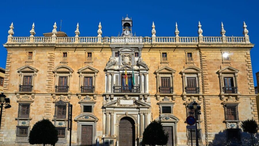 Best of Granada: Private Walking Tour with a Local - Who Should Consider This Tour?
