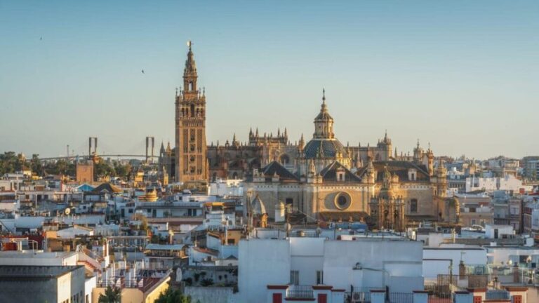 Best of Seville: Private Walking Tour with Local - Itinerary Breakdown