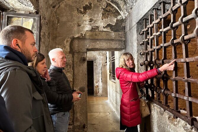 Best Of Venice: Saint Mark's Basilica, Doges Palace with Guide and Gondola Ride - Who should consider this tour?