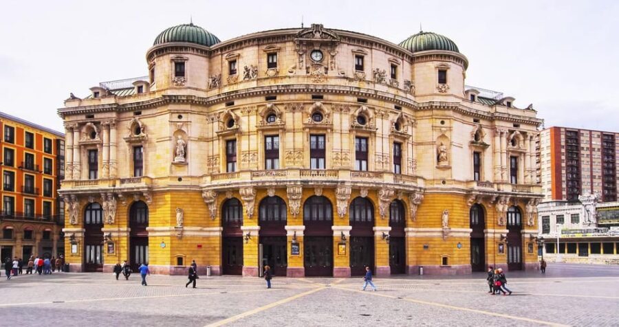 Bilbao architecture and churches tour - Exploring Bilbao’s Architectural and Religious Gems