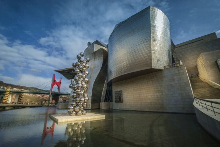 Bilbao - Private Historic walking tour - A Closer Look at the Bilbao Private Historic Walking Tour