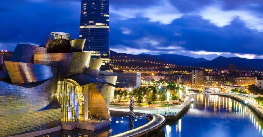 Bilbao: Private Night Walking Tour - The Experience in Detail