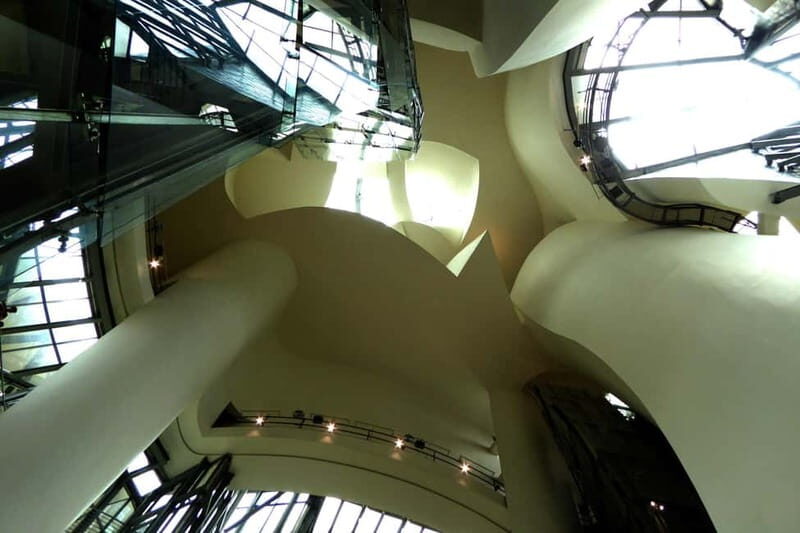 Bilbao: Titanium & Glass - Private Tour (German/English) - A Detailed Look at the Experience