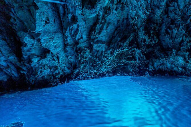 Blue Cave and Hvar 5 Islands speedboat tour | from Split&Trogir - Practical Details: Transportation and Group Size