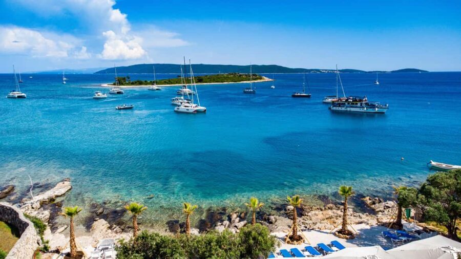 Blue Lagoon & 3 Islands Cruise with Lunch from Split