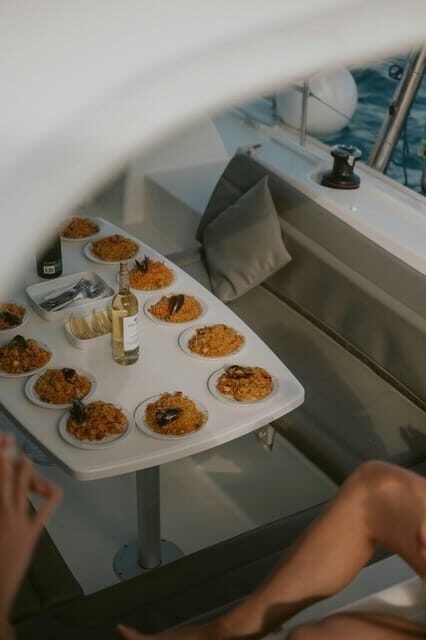 Boat experience: El Puerto foodie experience on board - An In-Depth Look at El Puerto’s Foodie Boat Experience