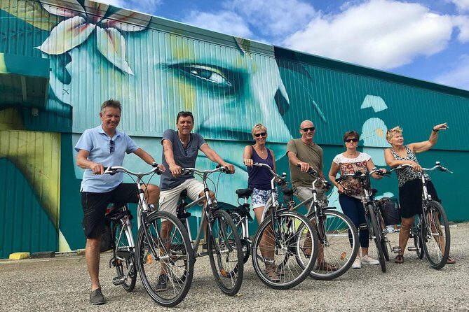 "Bordeaux by bicycle: a 3-hour tour immersive experience" - The Real Value of This Tour