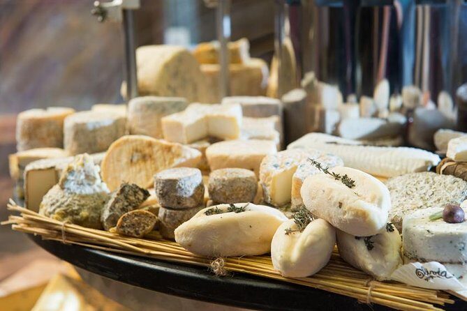Bordeaux Sweet & Savory Food with Wine Tasting Tour - Detailed Breakdown of the Itinerary