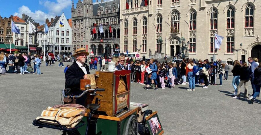 Bruges Highlights, Boat, Beer, Chocolate Day trip from Paris - What Travelers Say