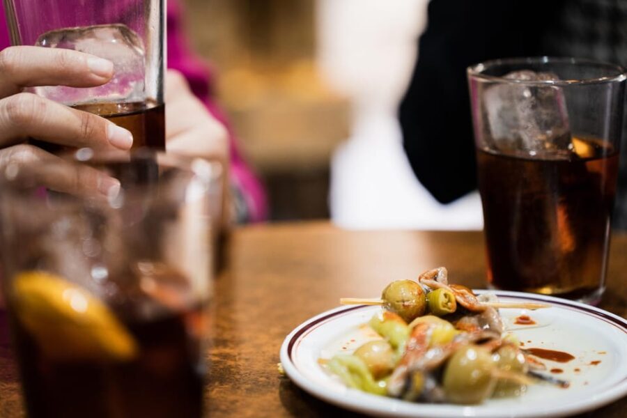 Cadiz Food Tour with Tapas & Drinks with a Local - Why This Tour Works Well