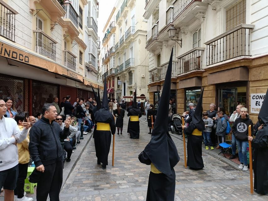 Cadiz: Guided Walking Tour with Market Hall Visit - FAQs