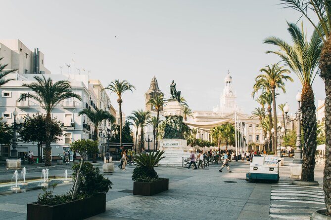 Cadiz Private Walking Tour with a Professional Guide - Who Should Book This Tour?