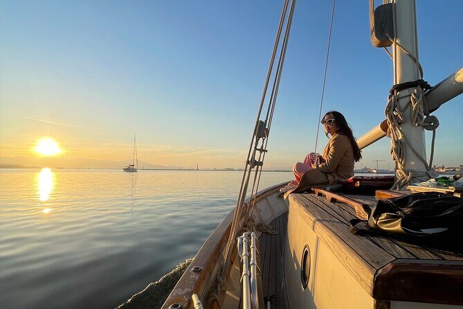 Cagliari Gulf Boat tour : 5 stops, snorkeling & local aperitif - FAQ