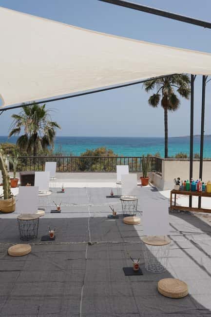Cala Millor: Cava & Canvas Art Night at Coconut Shack - Why Choose This Experience?