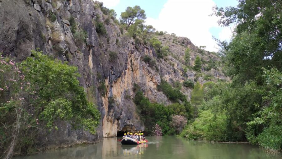 Calasparra: Almadenes Canyon Rafting with Caves and Rock Art - What the Reviews Say