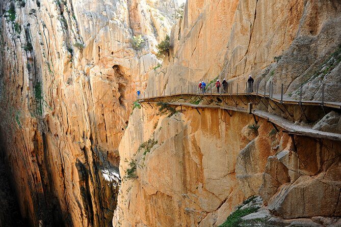 Caminito del Rey Small Group Tour from Malaga with Picnic - The Itinerary: From Malaga to the Cliffs
