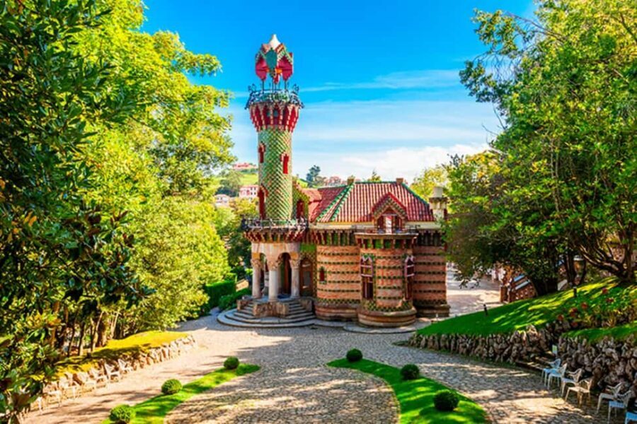 Capricho Gaudí with entrance, Santillana del Mar and Sequoia Forest - Practical Considerations and Value