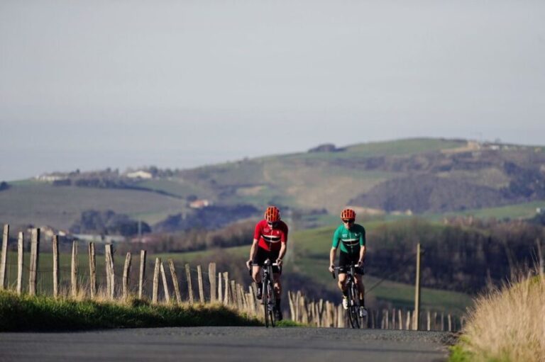"CARESSING THE SEA" Road cycling guided tour. - Who Will Enjoy This Tour?