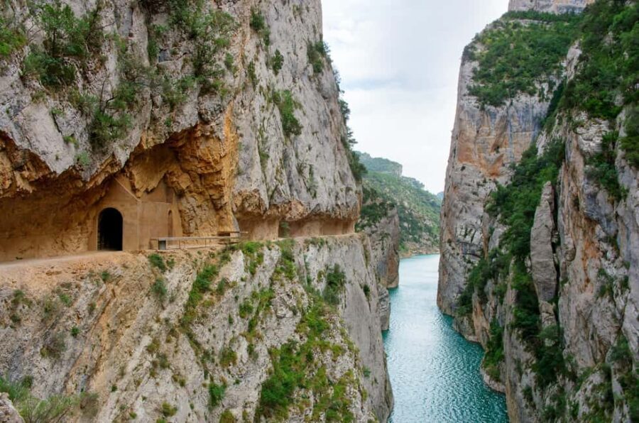 Catalonia: Mont-rebei Gorge Guided Hike with Transfer - Key Points