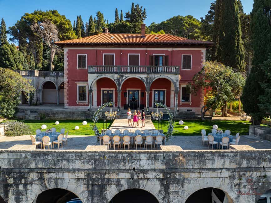 Cavtat: Guided Tour through Banac Gallery with Expert Guide - What to Expect: A Walk Through Art and History