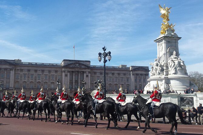 Changing of the Guard Guided Walking Tour in London - What the Reviews Reveal