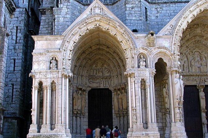 Chartres and Versailles Private Full-day tour - Who Should Consider This Tour?