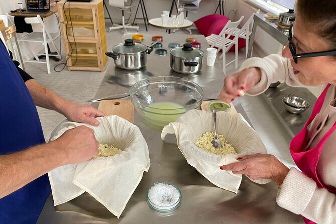 Cheese making workshop next to De Hallen, heart of Amsterdam - Practical Details