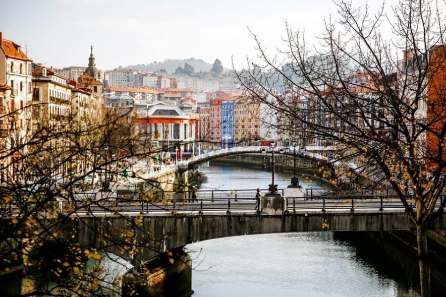 Christmas Charm of Bilbao: A Historic Walk - Why This Tour Offers Great Value