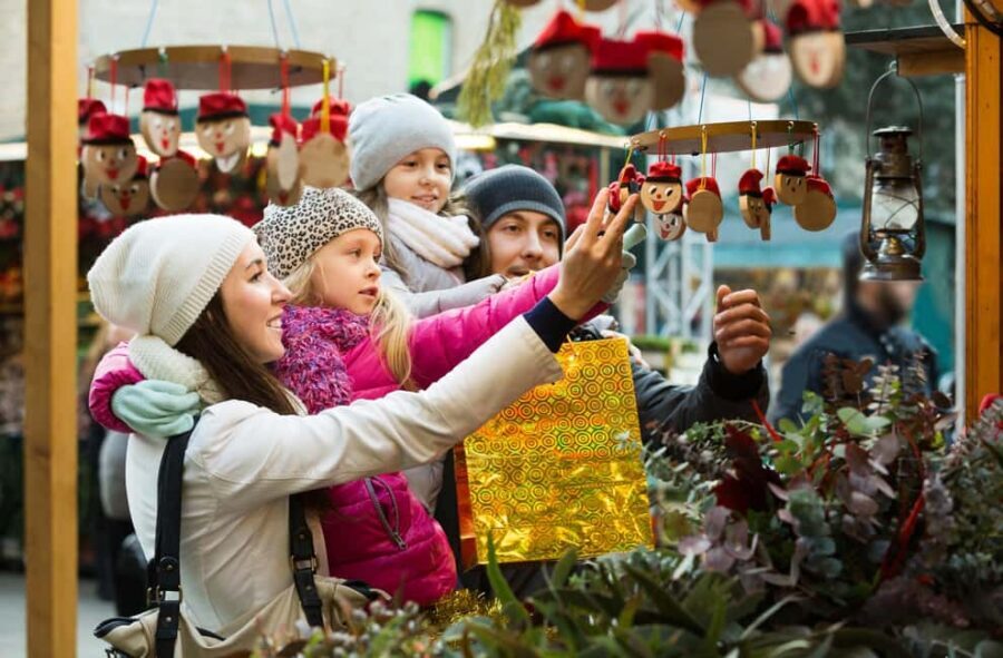 Christmas Magic in Barcelonas Gothic Quarter - Private Tour