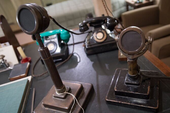 Churchill War Rooms "Behind The Glass" and Private Car Tour - Who Would Love This Tour?