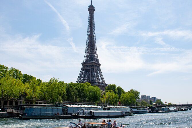 City Walking Tour: See the Top 5 Paris Highlights in a Day - The Louvre—Iconic Facade and Cultural Landmark