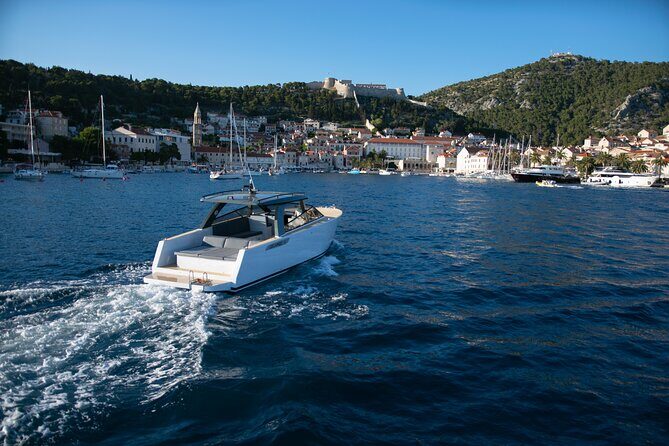 Colnago 45 - Luxury Private Speedboat Tours - Comfort and Amenities on Board