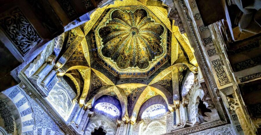 Córdoba: Mosque-Cathedral & Alcazar Guided Tour - A Deep Dive into the Córdoba Mosque-Cathedral & Alcazar Tour