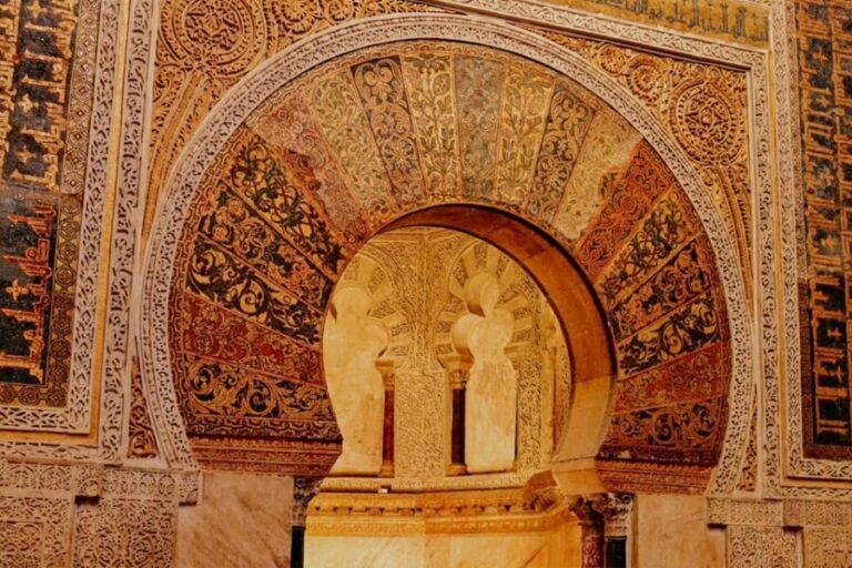Cordoba: Mosque-Cathedral and Jewish Quarter Guided Tour - Exploring the Tour: What You’ll See and Experience