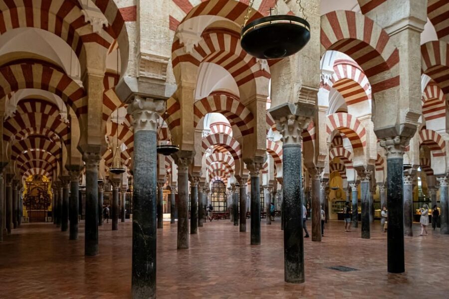 Córdoba: One-Day Trip - Discover local History and Culture - What Makes This Tour Stand Out?