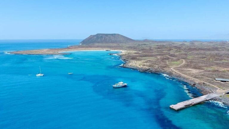 Corralejo: Snorkeling on Lobos Island & Return Ferry Ticket - What Makes This Tour Stand Out?