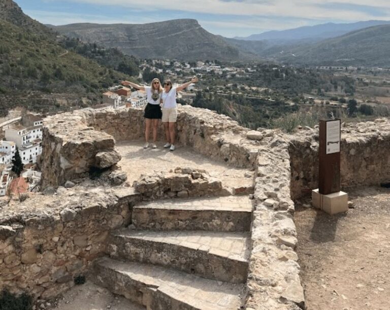 Costa Blanca: Chulilla and the Hanging Bridges Tour - Discovering Chulilla: A Natural and Cultural Mosaic