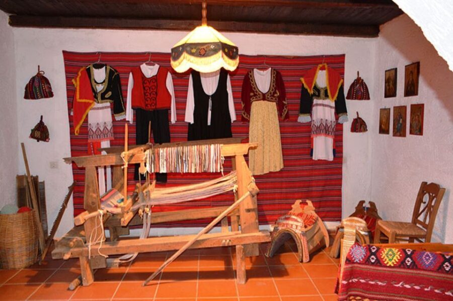 Crete: Traditional Dance Show and Buffet Dinner with Wine - A Deep Dive into the Cretan Night Experience