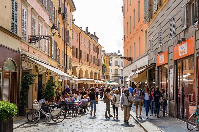 Day Trip of Pompeii, Sorrento and Positano from Naples/Salerno - Guided Commentary & Local Insights