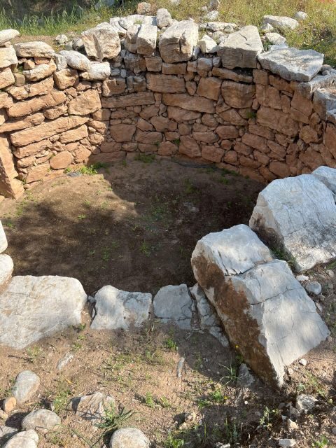 Delphi: Easy Hike from the Monastery to the Mycenaean tomb - In-Depth Breakdown of the Itinerary