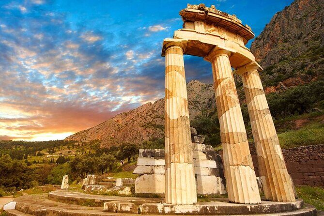 Delphi, Spanish guided one day tour - The Journey to Delphi: What to Expect
