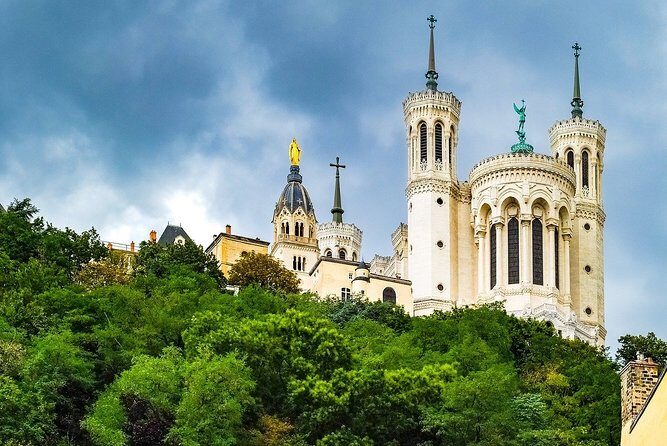 Discorver Lyon in a Private tour with your driver - The Sum Up