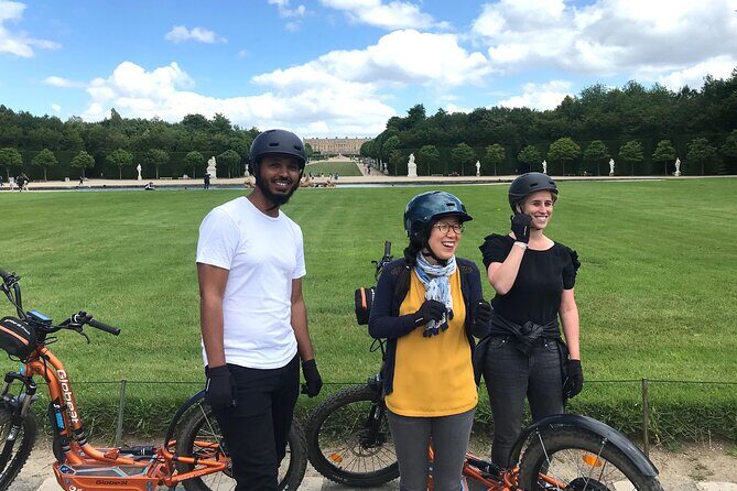 Discover Versailles on electric 2-wheelers (Yes to PRM) - Equipment & Comfort