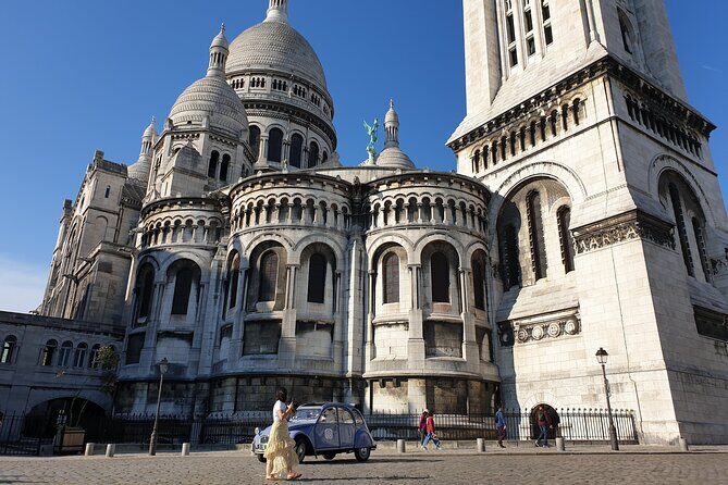 Discovery of Montmartre in a 2CV - 45 min - Who Is This Tour Best For?