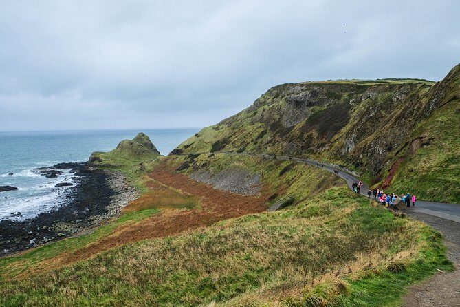 Dublin to Belfast Black Cab, Dunluce Castle and Giant's Causeway - Exploring Belfast with a Black Cab