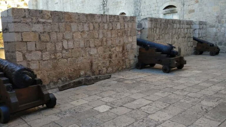 Dubrovnik City Walls: Small-Group 2-Hour Tour With a Local - The Itinerary: Step-by-Step