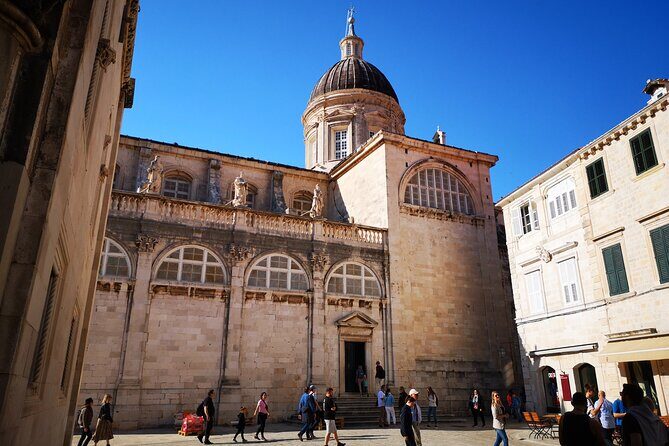Dubrovnik Old City and Cable Car Private Tour - Reflecting on Dubrovnik’s Past at the Homeland War Museum