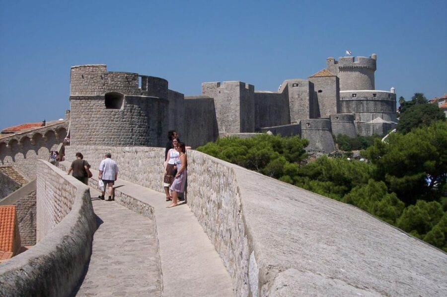 Dubrovnik: Short Guided Sightseeing Walking Tour - Authentic Experience and Practical Tips