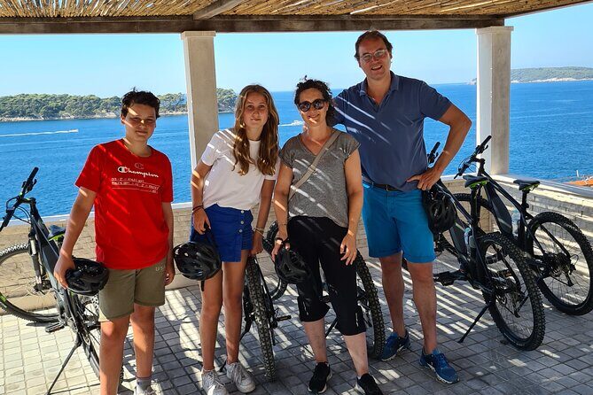 E-Bike Tour + Gourmet Snack + Wine Tasting (Small Group) - Transportation and Group Size